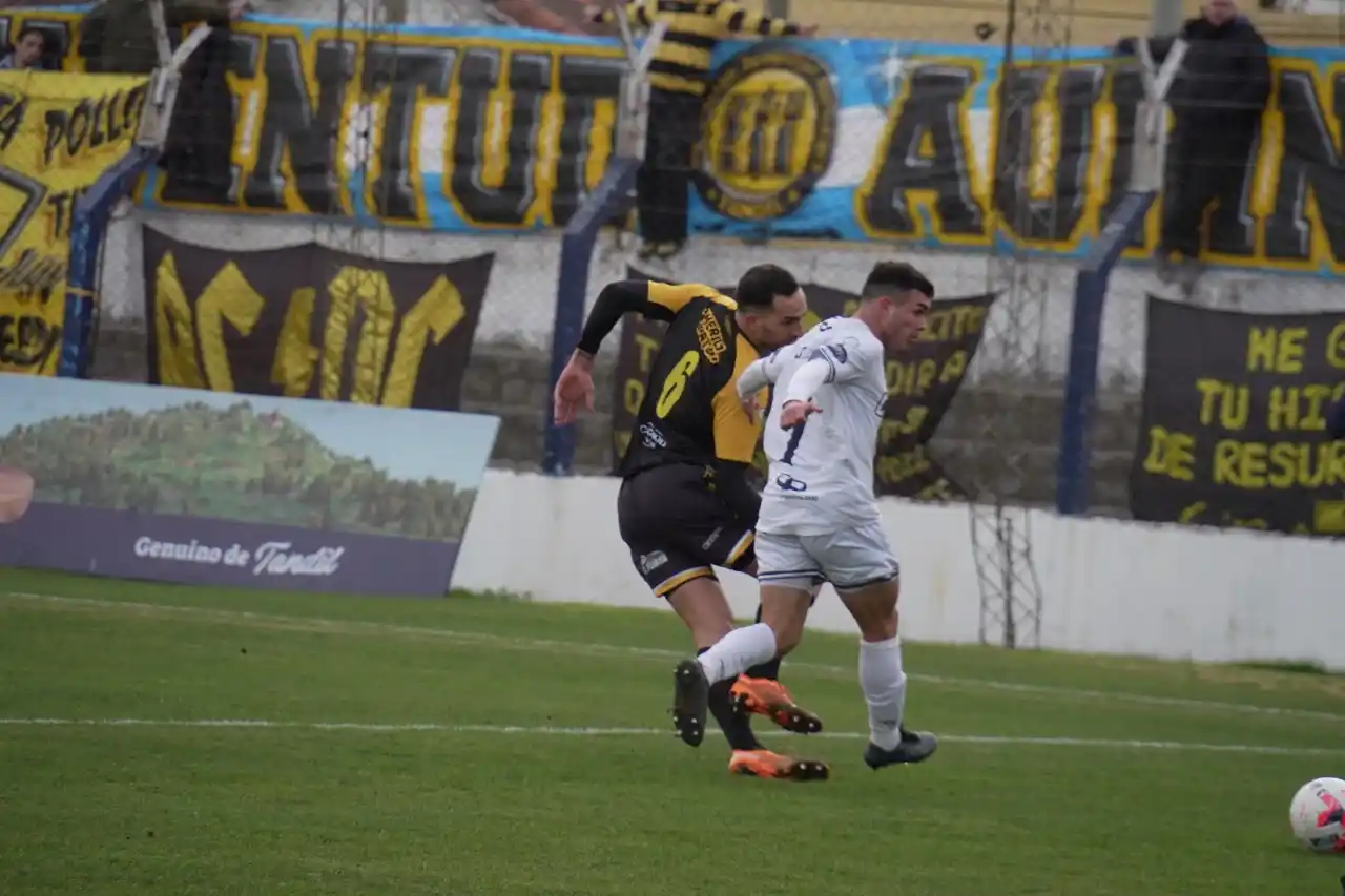 Yamil Possi será el árbitro del partido de Santamarina
