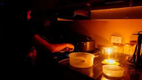 ¿SE VIENE UN APAGÓN? Reportan fallas de electricidad en varias ciudades de Venezuela