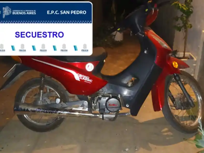 La moto estaba estacionada en Boulevard Moreno y Belgrano.