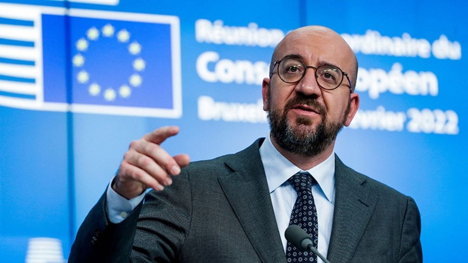 Charles Michel señaló que "Ucrania presentará una demanda oficial, la Comisión Europea dará su opinión, y el Consejo Europeo se pronunciará".