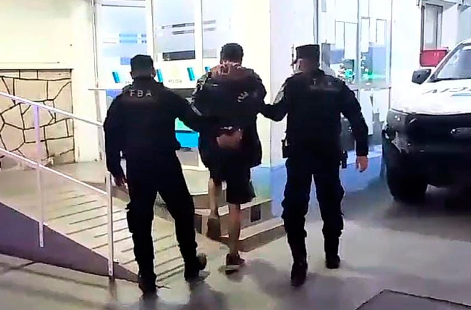 Lo atrapan con las manos en la masa: quería robar una batería