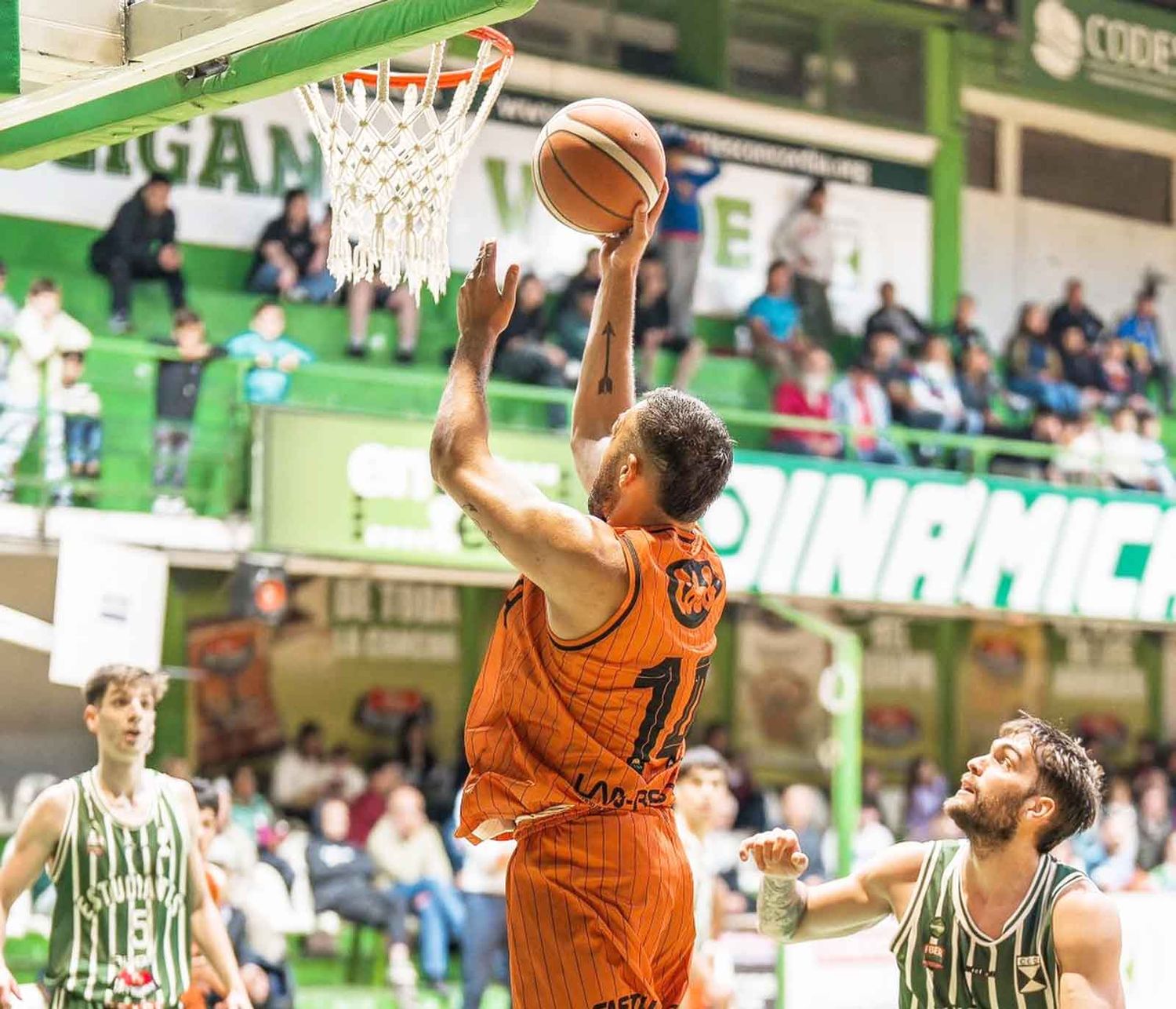 BÁSQUETBOL: Estudiantes no pudo en Santa Elena y Urquiza es Federal