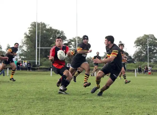 Central y Carpinchos, de local en la tercera del Entrerriano de Rugby