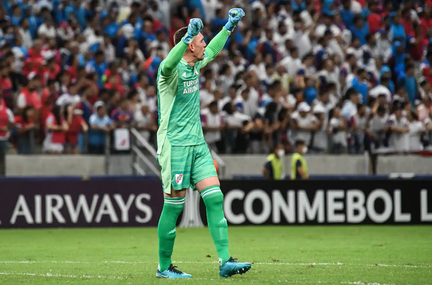 Armani vuelve al arco de River.