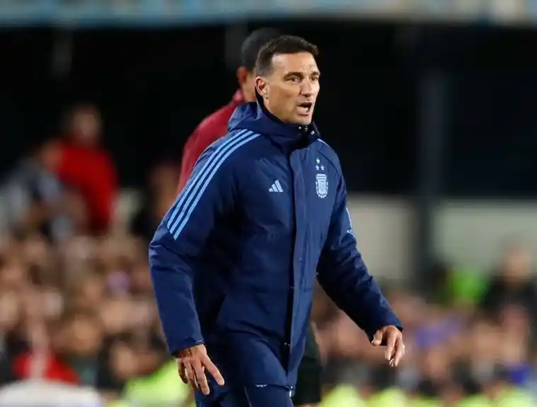 Scaloni: "No me extrañaría que Messi quiera jugar en 2026"