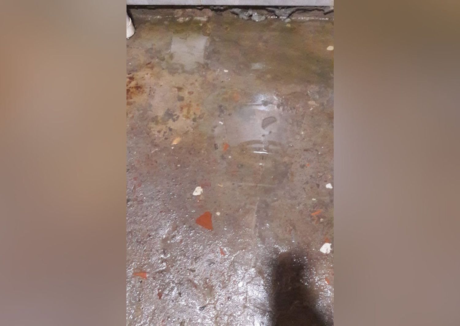 Cloacas tapadas en Villa Igoillo: no podemos ni bañarnos