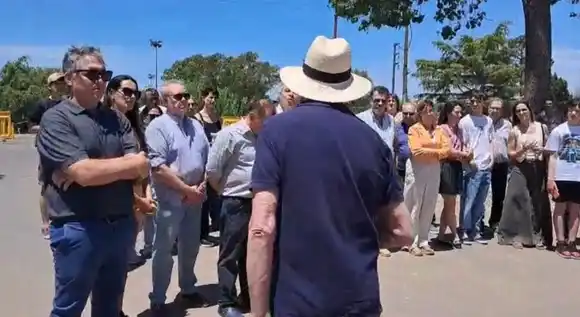 Video: productor interrumpió la inauguración de la Expo Bragado y desató un tenso cruce con un funcionario municipal