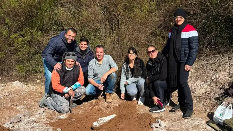 Integrantes del equipo de investigación del Conicet, la Provincia de Córdoba y la Municipalidad de Marull participaron de la campaña científica realizada en la laguna Mar Chiquita. (Foto gentileza Municipalidad de Marull).