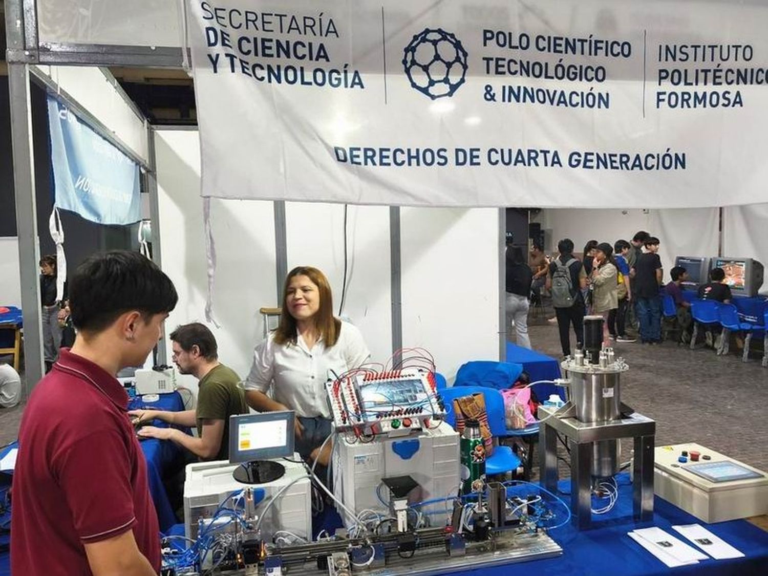 imagen El Galpón G fue sede de una edición distinta 
del Mercado comunitario de emprendedores