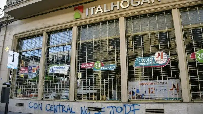Pintadas en un local contra el vice de Central