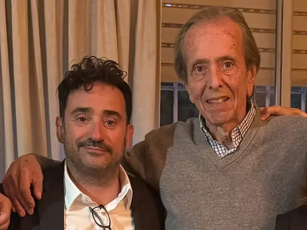 La imagen que compartió Juan Antonio Bayona, director de La Sociedad de la Nieve, con Fernández Strauch (Instagram)