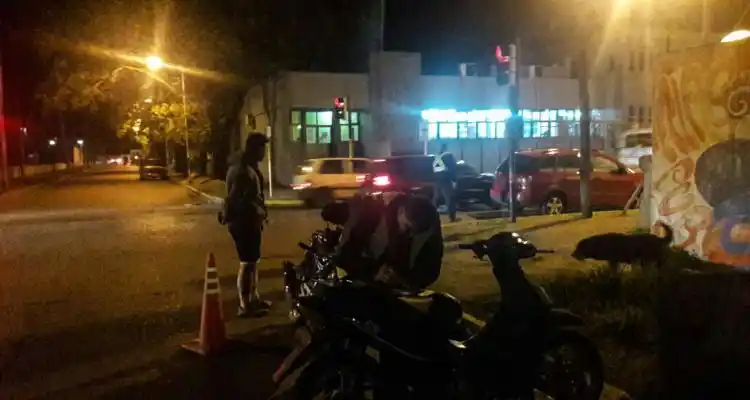 Le secuestraron la moto en control de alcoholemia y quiso golpear a los agentes
