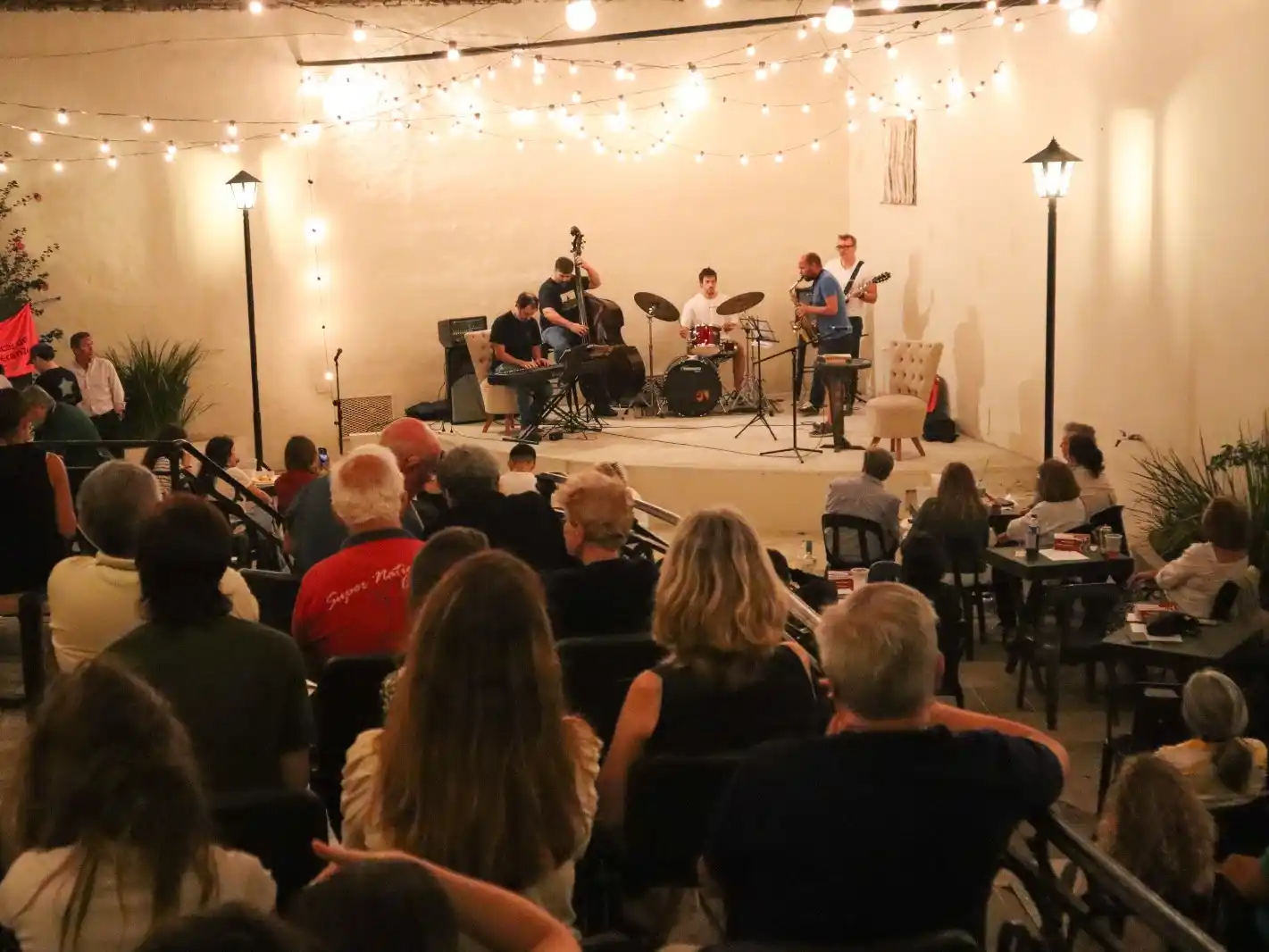 Bésticos rindió homenaje a Miles Davis en Casa De Deken