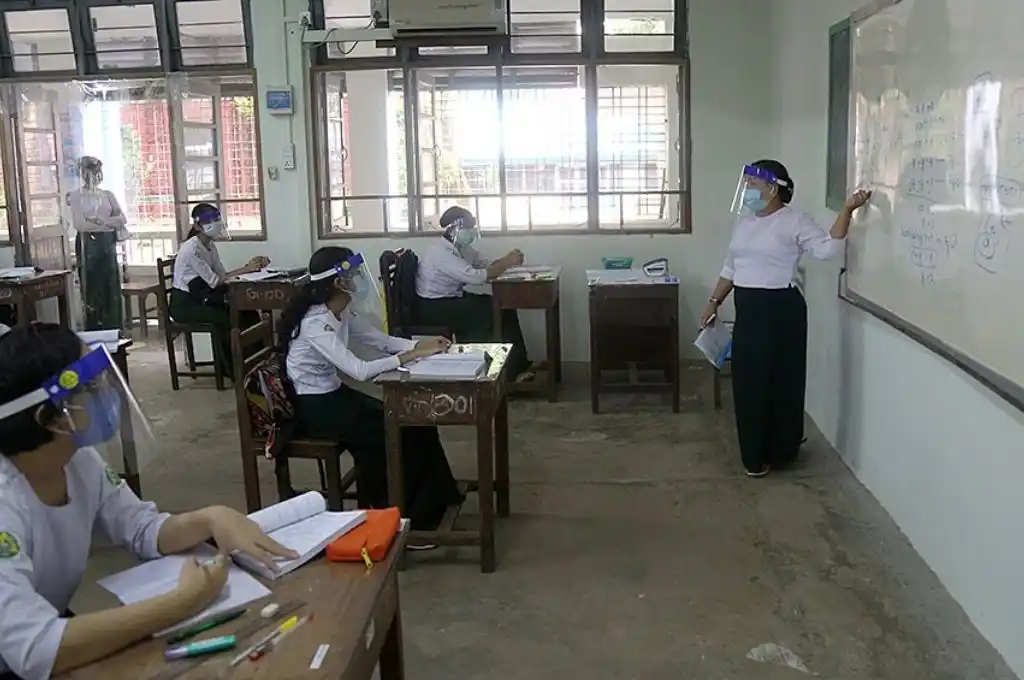 Peligra la reapertura de las escuelas en Italia por el aumento de casos