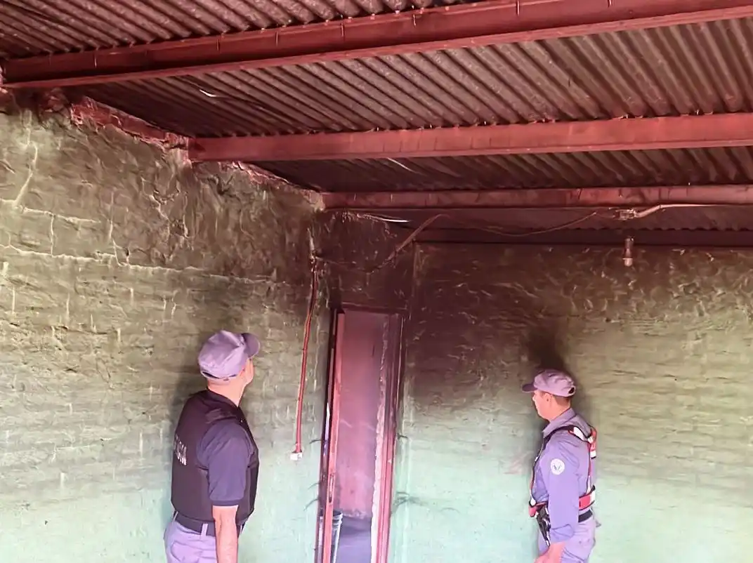 La Policía sofocó incendio intencional en una vivienda desocupada