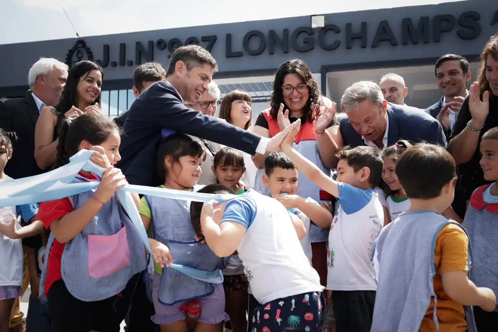 Kicillof inauguró un jardín de infantes y un nuevo edificio escolar en Almirante Brown con criticas al Gobierno Nacional