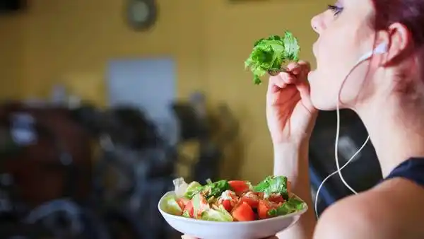 Los dolores del entrenamiento se alivian comiendo