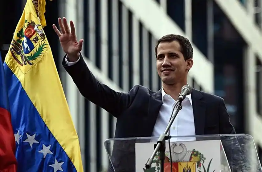 Guaidó: “Debemos contar con más militares para una transición”