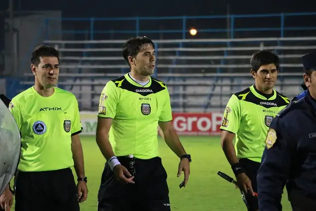 Gerardo Méndez Cedro será el árbitro de Juventud Unida - Flandria