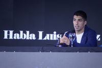 Messi le dio su aliento a un emocionado Suárez