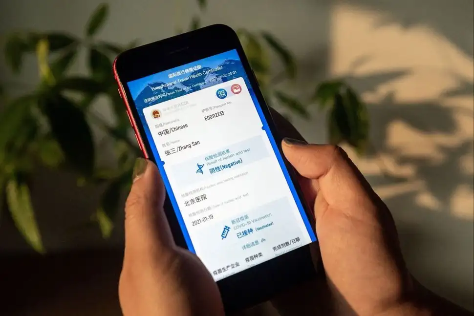 China lanzó un pasaporte digital destinado a habilitar más viajes