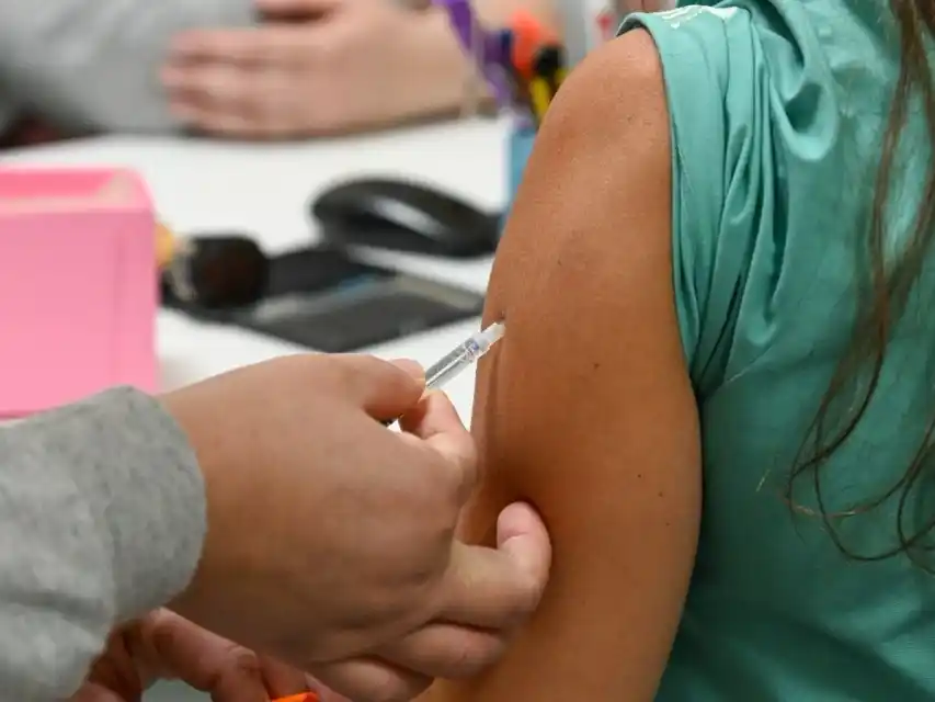 La Provincia realiza una campaña de vacunación y testeos gratuitos por el Día Mundial contra las Hepatitis