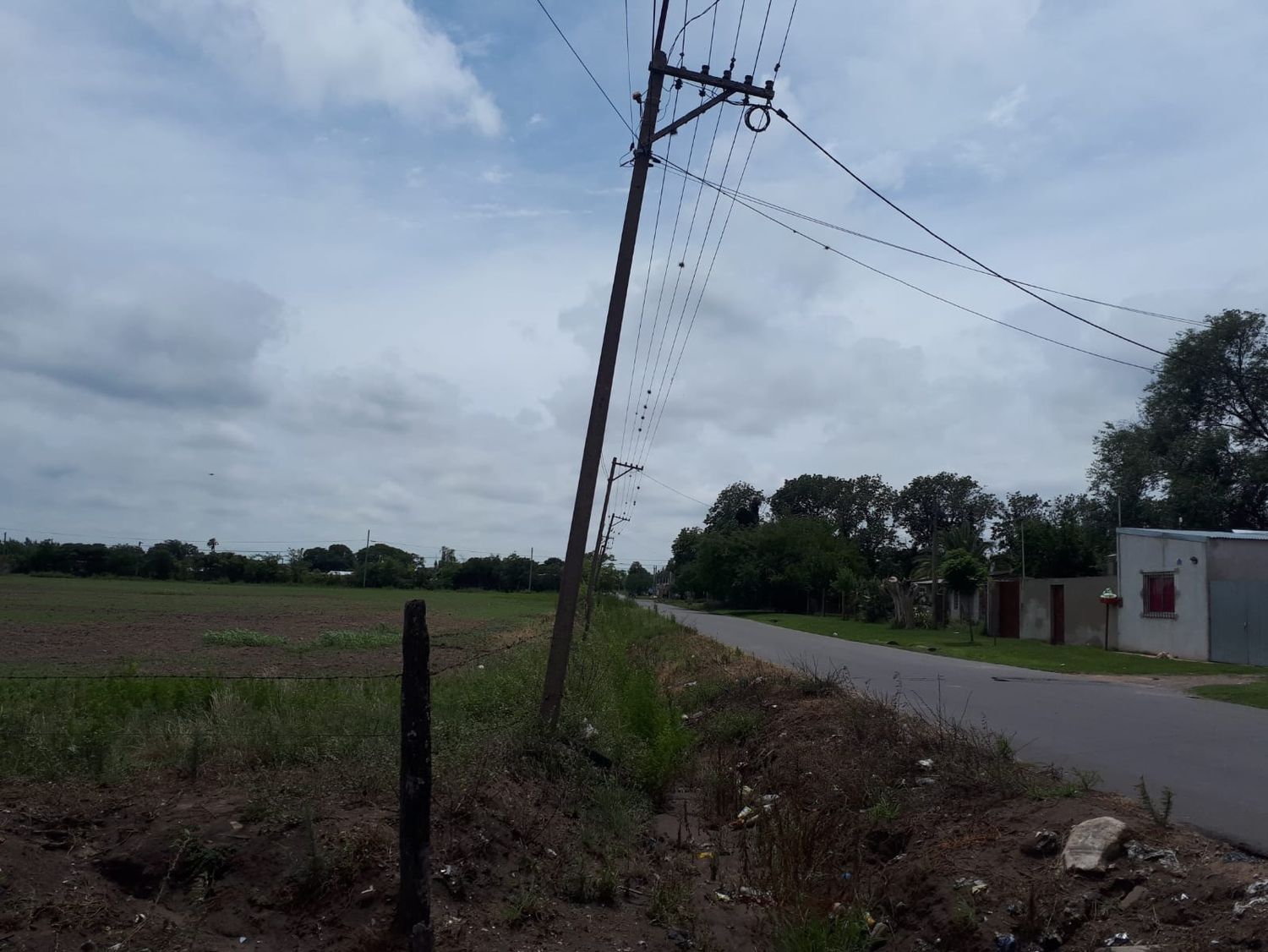 poste inclinado
