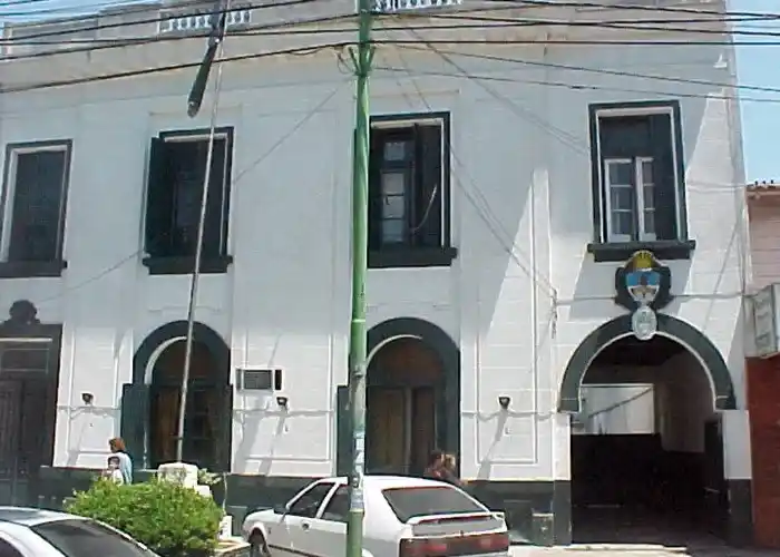 Insólito: Robaron un kiosco que está a 20 metros de una comisaría de Florencio Varela