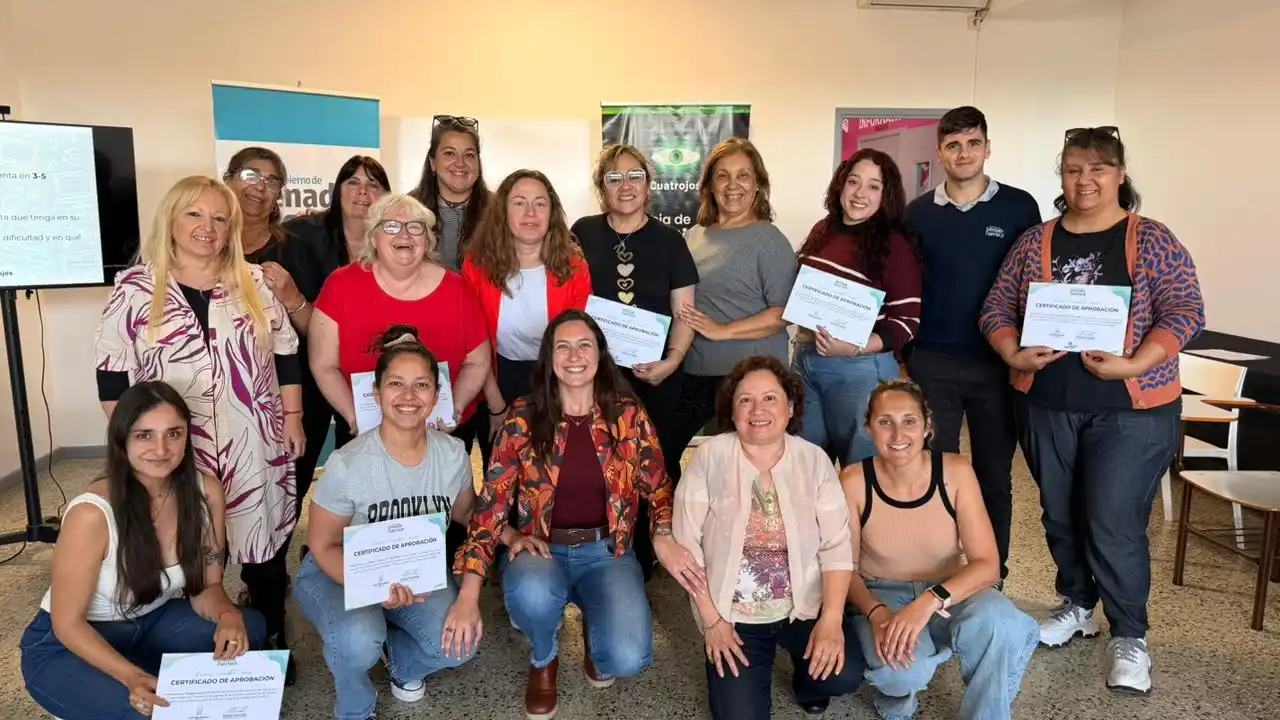 Alumnos, capacitadores y funcionarios municipales. Foto: MVT