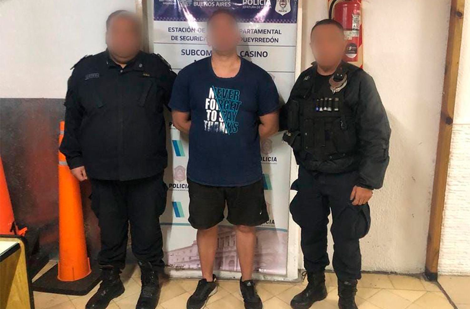 "No le pegue al perro" le dijo al dueño de un pitbull y le dio una trompada