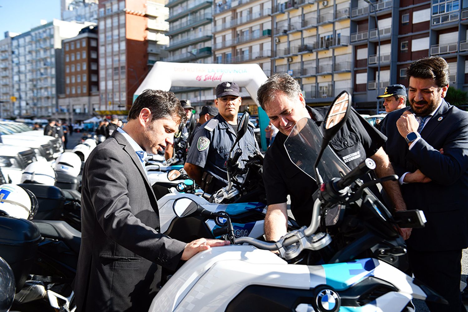 El Gobernador, ayer en Mar del Plata junto a los ministros Alonso y Menna