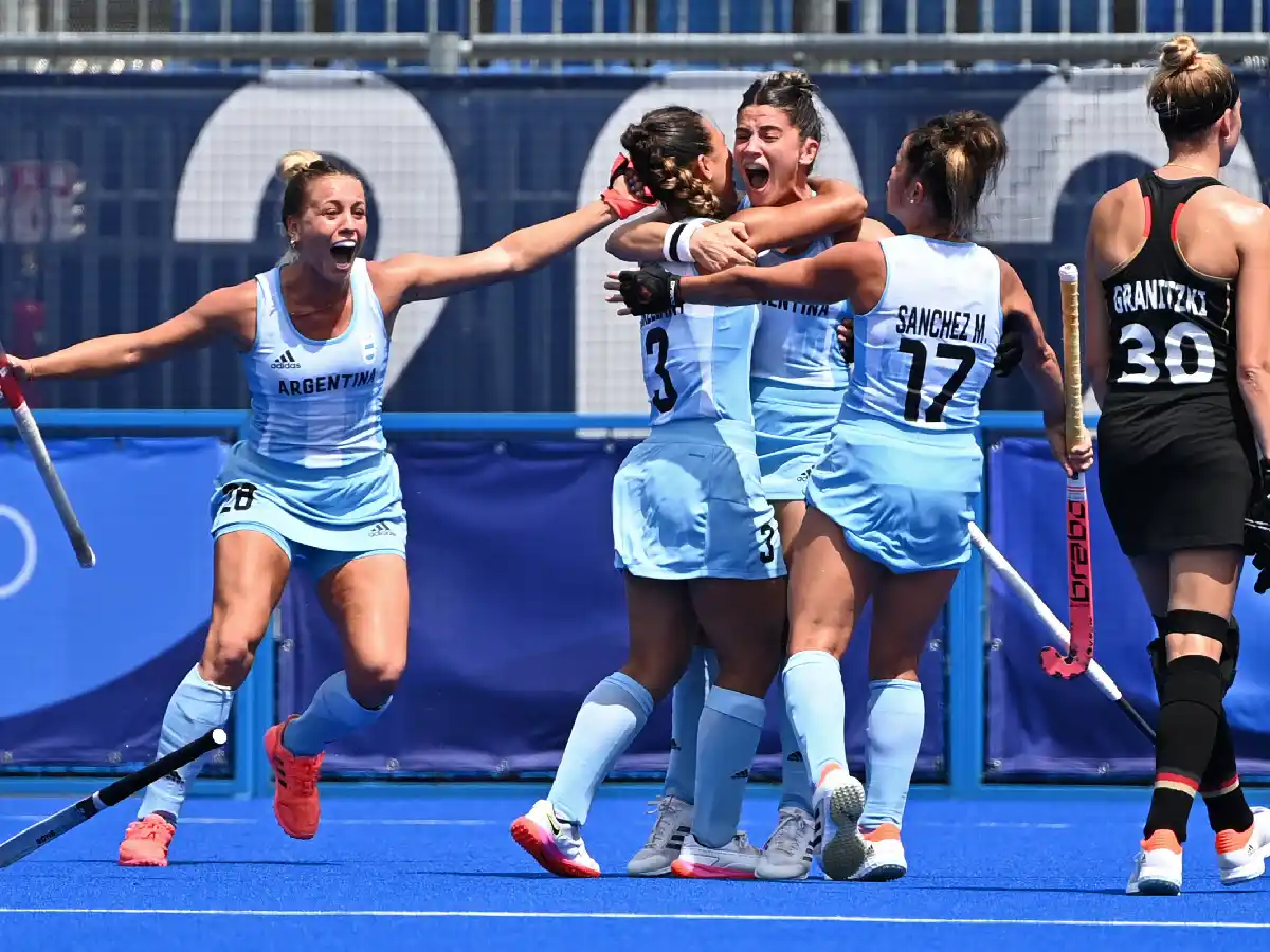 Las Leonas golearon y están en semifinales 
