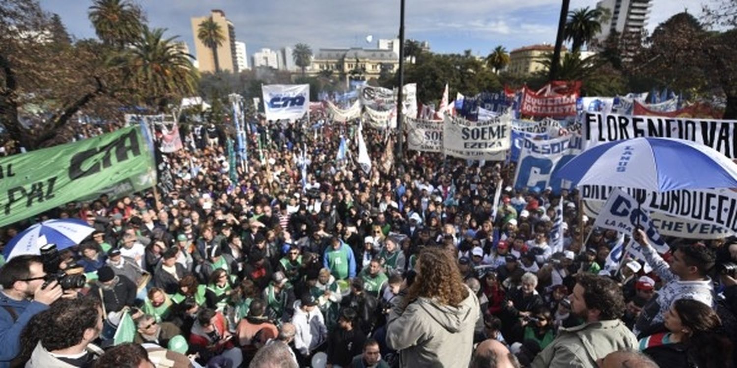 Paro y marcha de docentes, estatales, médicos y judiciales bonaerenses