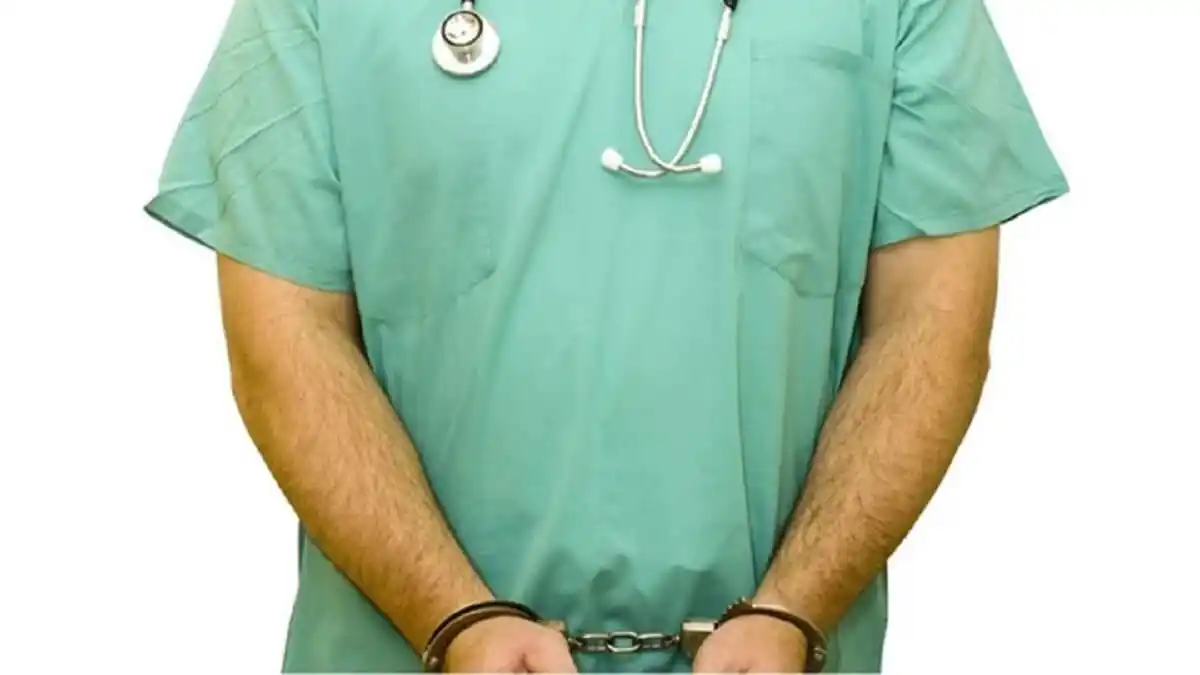 CUANDO EL DELINCUENTE se escuda detrás de una bata: aumentan casos de ejercicio ilegal de la medicina