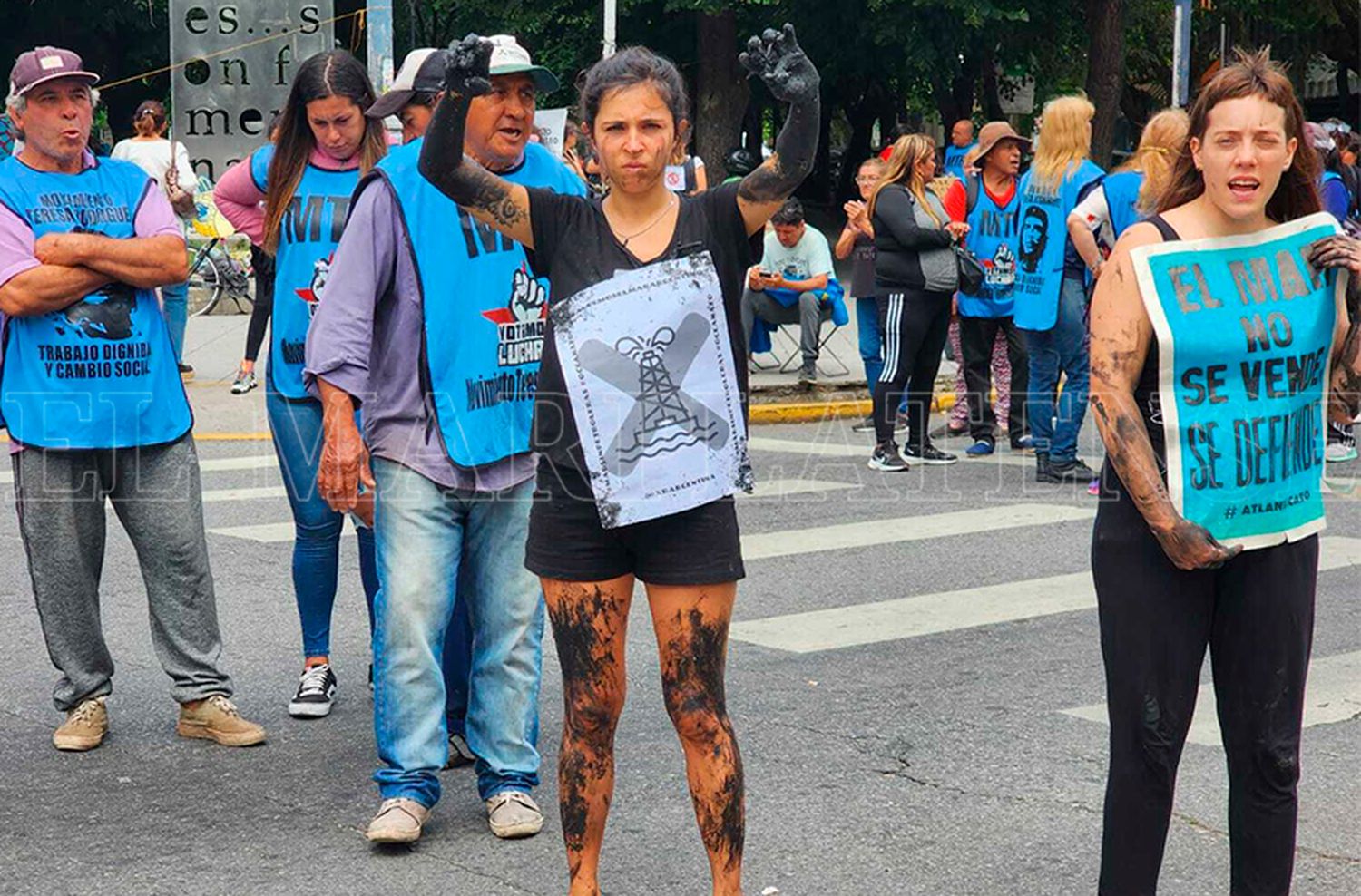 Organizaciones sociales se manifestaron contra la exploración petrolera en Mar del Plata