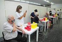 Tercera dosis libre para mayores de 50 años que cumplan con el intervalo de 4 meses