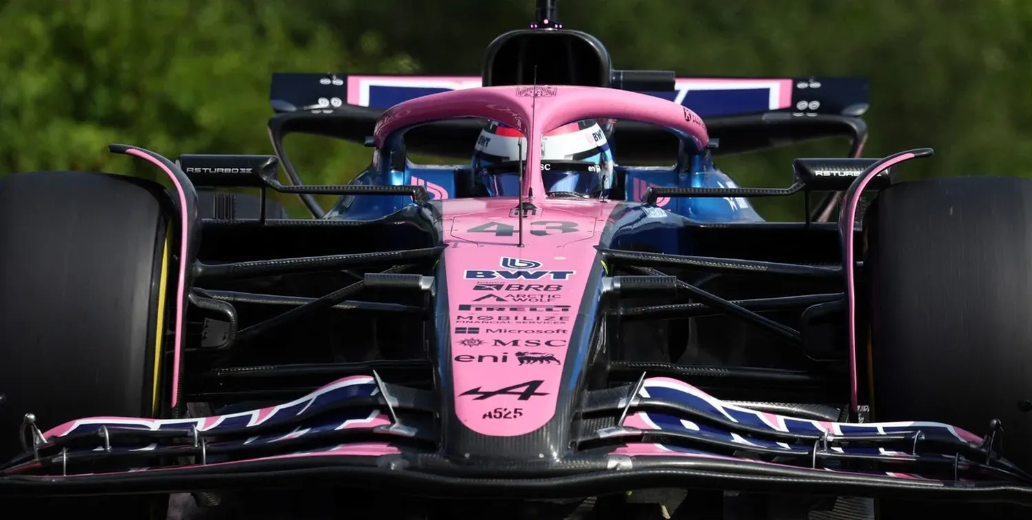 El equipo Alpine en un fin de semana con demasiadas complicaciones.