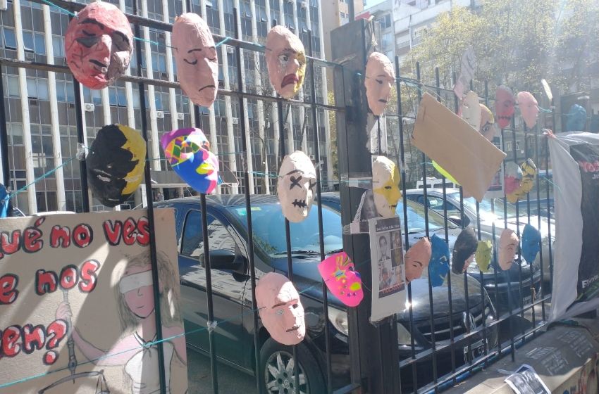 Víctima de abuso sexual volvió a reclamar que no cierren la causa en la que denunció a su progenitor