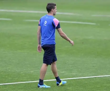 Gago se entrenó con normalidad y volvería el domingo frente a All Boys