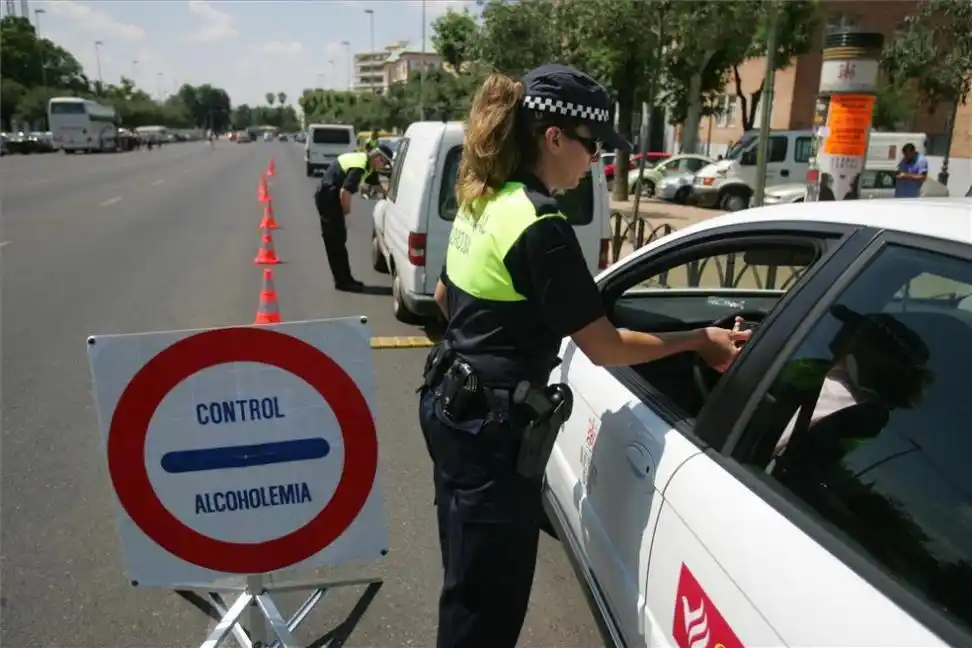 Dos casos de narcolemia y 25 de alcoholemia registrados este fin de semana