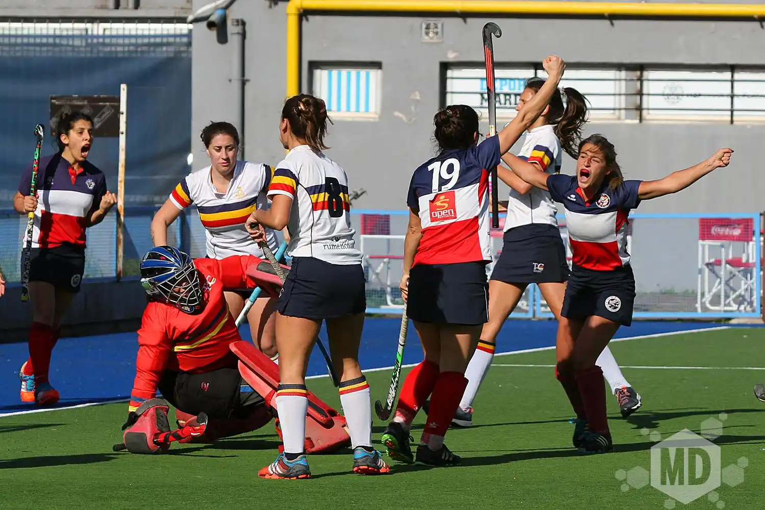 Tres clasificados por línea