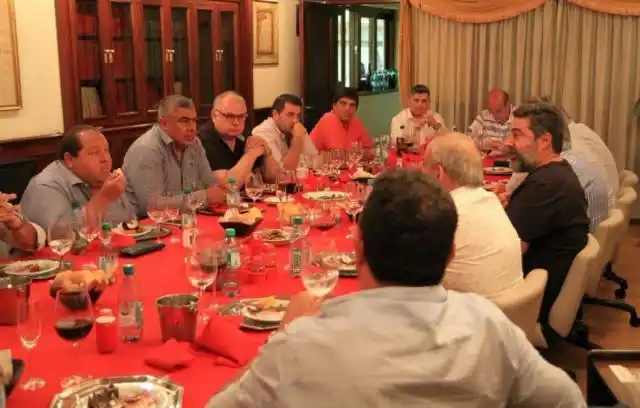 Cumbre el lunes para que la pelota vuelva a rodar