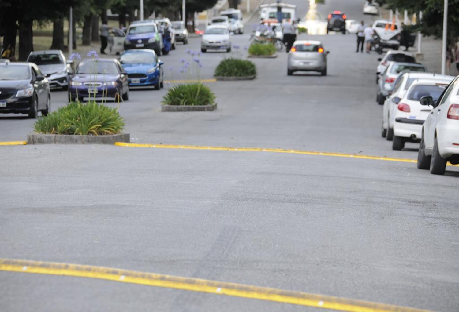 Instalan reductores de velocidad en la diagonal del Parque