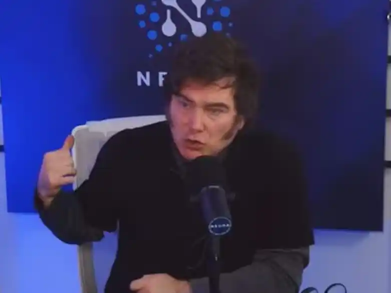 En una entrevista con Neura, el presidente anticipó reformas para un segundo mandato, acusó a su vicepresidenta de “traidora” y responsabilizó al kirchnerismo por la corrida cambiaria.