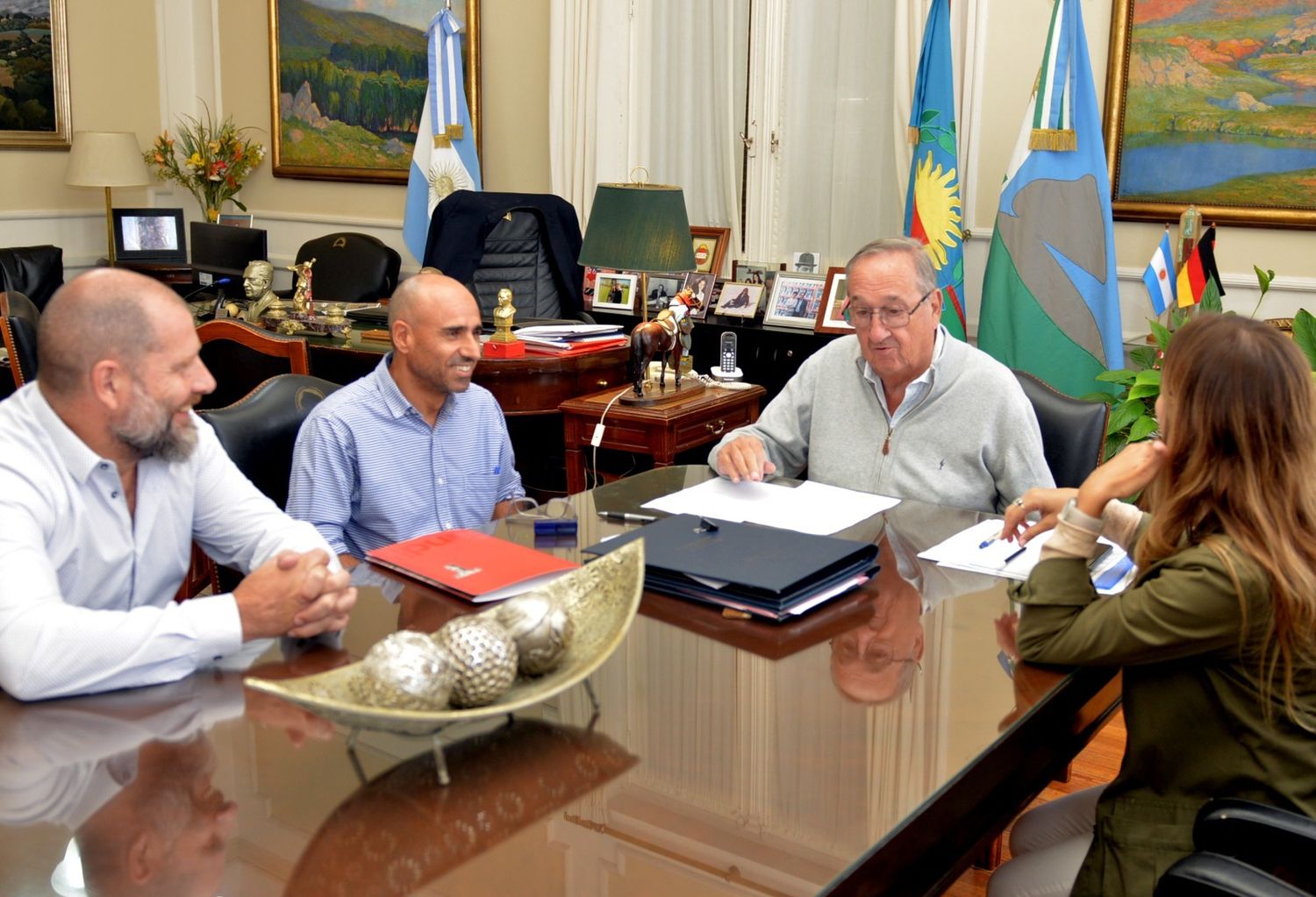 Se firmó el contrato para la realización de obras de desagües pluviales en el Parque Industrial