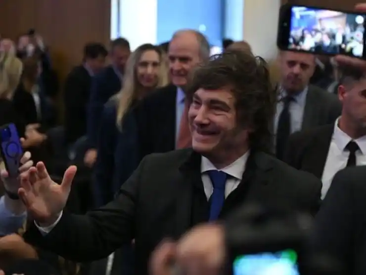 El Presidente defendió su gestión y destacó el descenso en la inflación, en un contexto de una crisis económica.