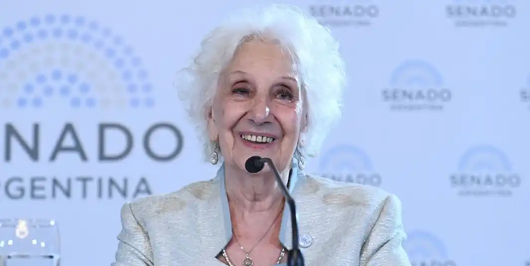 Estela de Carlotto durante el anuncio oficial que confirma la restitución del nieto 140.
