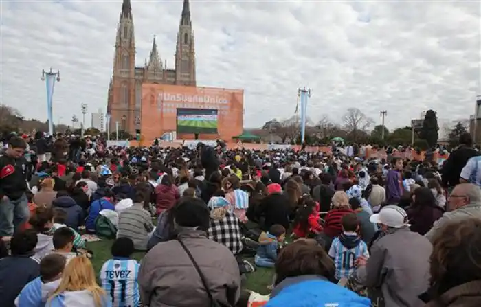 Brasil 2014: Argentina - Suiza en pantalla gigante en ciudades bonaerenses