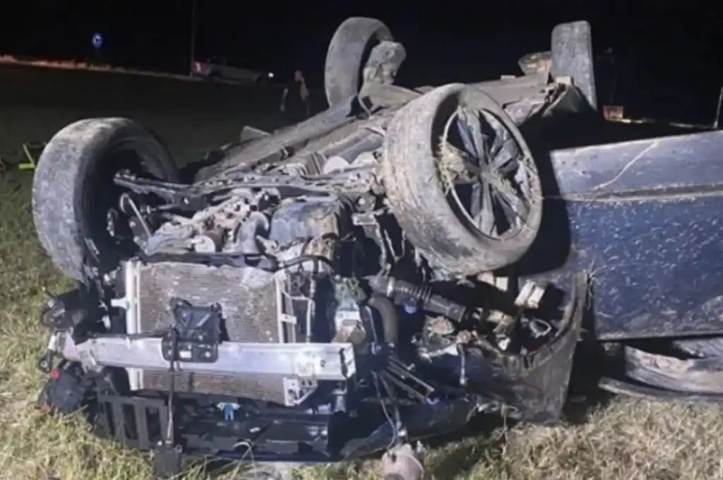 Vuelco fatal en Río Tercero: un empresario murió y su esposa resultó herida