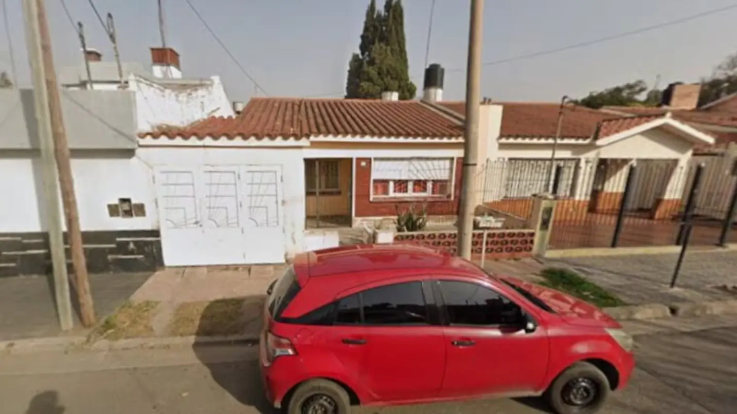 La casa donde ocurrió la tragedia en Córdoba. (Foto: captura Google Street View)